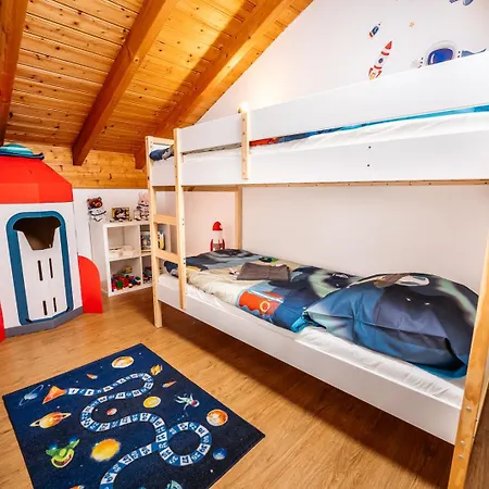 Lichtdurchflutetes Raumwunder, 115qm, 2 Stoeckig Appartamento *