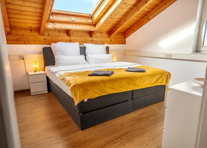 Lichtdurchflutetes Raumwunder, 115qm, 2 Stoeckig Apartman